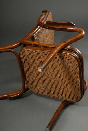 Thonet Klappsessel mit Armlehnen und angesetzter Fußstütze, um 1900, Bugholz mit Wiener Geflecht, 36/114,5x126x58,5cm, leichte Gebrauchsspuren - photo 8