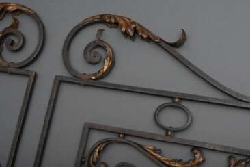 3 Teile Schmiedeeisen Gitter, Frankreich um 1900, 40x77/64x101cm, 1x seitlich gebrochen
