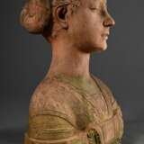 2 Diverse Terracotta Gartenplastiken: Fritz Kochendörfer (1871-1924) Büste "Dame nach Renaissance Vorbild", verso gestempelt (H. 45cm) und "Stehender weiblicher Akt" in Botero Art, verso gestempelt &… - photo 3