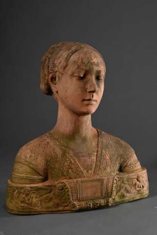 2 Diverse Terracotta Gartenplastiken: Fritz Kochendörfer (1871-1924) Büste "Dame nach Renaissance Vorbild", verso gestempelt (H. 45cm) und "Stehender weiblicher Akt" in Botero Art, verso gestempelt &… - photo 7