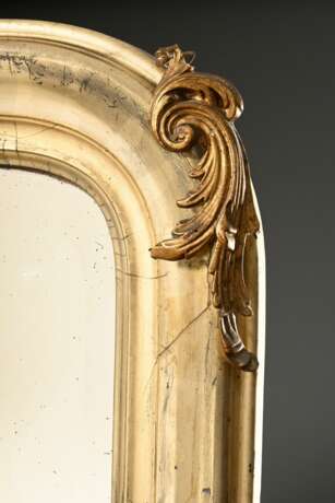 Großer Trummeau- oder Ankleidespiegel in versilbertem Rahmen mit vergoldetem Rocaille Abschluss und floralen Ornamenten, 209x104cm, min. best. - photo 2