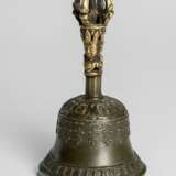 Glocke aus Bronze 'Ghanta' mit Sanskrit-Aufschrift - фото 1