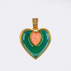 Cartier. Anhänger 'Pendentif Coeur Billet Doux Agate et Corale'.