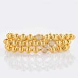Set von drei Gold Armbändern mit Brillant-Besatz. - photo 1