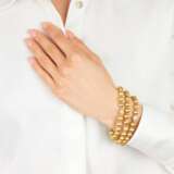 Set von drei Gold Armbändern mit Brillant-Besatz. - photo 2