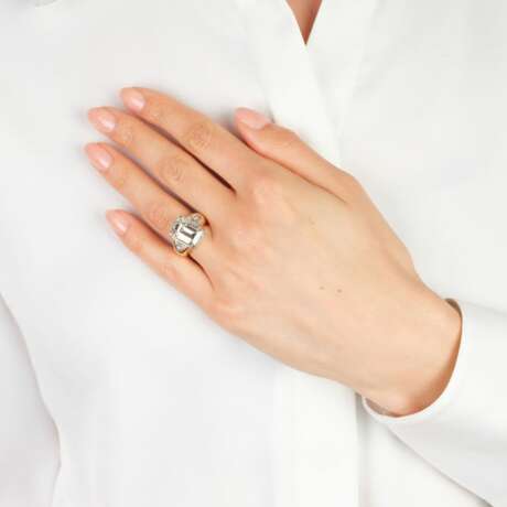 Juwelier Wilm. Spektakulärer Emerald Cut Diamant Ring. - photo 4