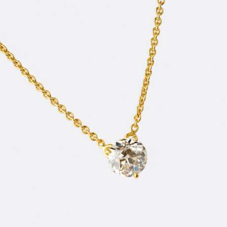 Hochkarätiger Diamant-Anhänger an Kette. - photo 1