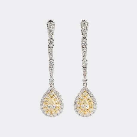 Paar tropfenförmiger Fancy Diamant Ohrhänger. - photo 1