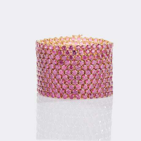 Stenzhorn Juwelen. Exquisites Rhodolith Armband 'Kollektion 2nd Skin' mit passenden Ohrringen. - photo 2