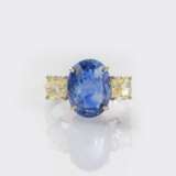 Sehr seltener, natürlicher Kashmir-Saphir Ring mit Diamanten. - photo 1