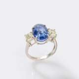 Sehr seltener, natürlicher Kashmir-Saphir Ring mit Diamanten. - photo 3