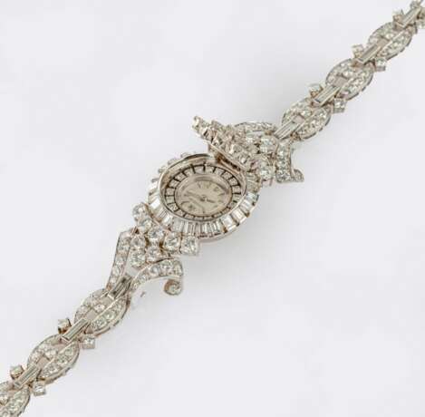 Jaeger-LeCoultre. Exzeptionelle Vintage Schmuckuhr mit hochkarätigem Diamantbesatz. - photo 2