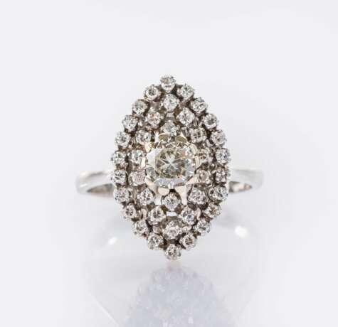 Navetteförmiger Brillant Ring. - photo 1