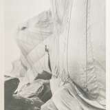 Christo (Gabrovo/Bulgarien 1935 - New York 2020), Christo Javacheff. Wrapped Coast. - photo 1
