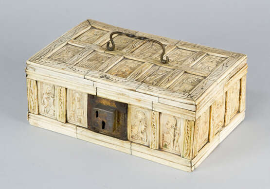 Medieval French Casket - фото 1