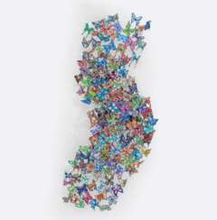 David Kracov (Boston 1968). 3D Wandskulptur 'Passing with Flying Colours'.