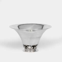 Georg Jensen (Kopenhagen 1866 - Hellerup/Kopenhagen 1935). Seltene Schale Nr. 773 von Gundorph Albertus.