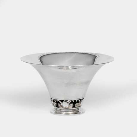 Georg Jensen (Kopenhagen 1866 - Hellerup/Kopenhagen 1935). Seltene Schale Nr. 773 von Gundorph Albertus. - Foto 1