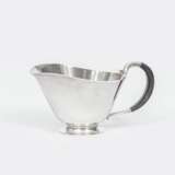 Georg Jensen (Kopenhagen 1866 - Hellerup/Kopenhagen 1935). Saucière Nr. 896 von Jørgen Jensen. - Foto 1