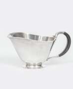 Silberwaren. Georg Jensen (Kopenhagen 1866 - Hellerup/Kopenhagen 1935). Saucière Nr. 896 von Jørgen Jensen.
