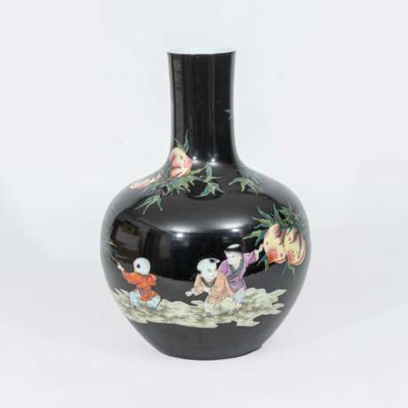 Große 'Nine Peaches' Vase. - photo 2