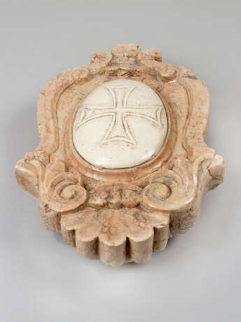 Marble coat of arms - photo 3
