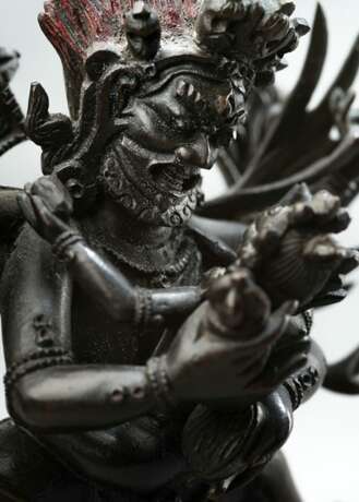 Bronze des Hayagriva mit Shakti - Foto 2