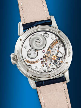 VOUTILAINEN. A VERY RARE PLATINUM LIMITED EDITION WRISTWATCH WITH RETROGRADE DATE - photo 3