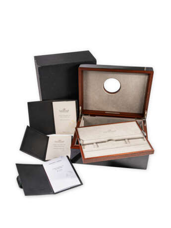 GREUBEL FORSEY. A VERY RARE AND EXCEPTIONAL SEMI-SKELETONISED LIMITED EDITION TITANIUM WRISTWATCH WITH INCLINED DOUBLE TOURBILLON AND FIVE-DAY POWER RESERVE - photo 6