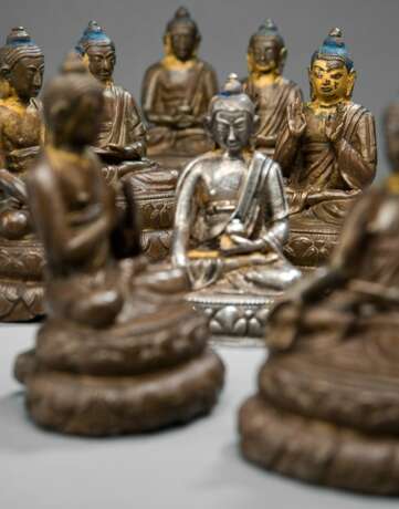 Die Sieben Medizinbuddhas und Buddha Shakyamuni - Foto 4