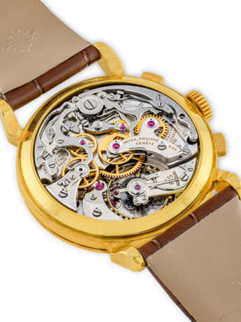 PATEK PHILIPPE. A VERY RARE 18K GOLD CHRONOGRAPH WRISTWATCH WITH TACHYMETER SCALE AND "SPIDER LUGS" - photo 4 PATEK PHILIPPE. A VERY RARE 18K GOLD CHRONOGRAPH WRISTWATCH WITH TACHYMETER SCALE AND "SPIDER LUGS" - photo 4