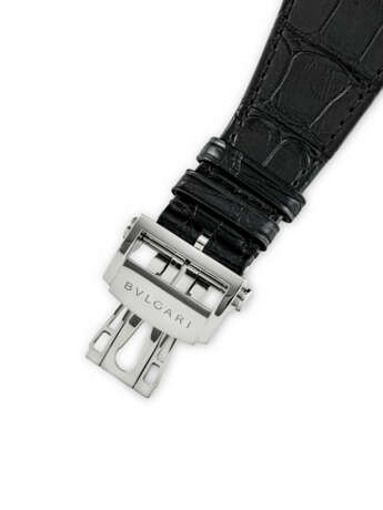 BULGARI. A STAINLESS STEEL AND BLACK CERAMIC AUTOMATIC CHRONOGRAPH WRISTWATCH WITH SWEEP CENTRE SECONDS, JUMP HOUR, RETROGRADE MINUTES AND DATE - photo 4