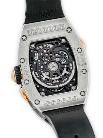 RICHARD MILLE. A LADY`S ATTRACTIVE 18K WHITE GOLD AND DIAMOND-SET TONNEAU-SHAPED AUTOMATIC SEMI-SKELETONISED WRISTWATCH WITH DATE - Foto 3 RICHARD MILLE. A LADY`S ATTRACTIVE 18K WHITE GOLD AND DIAMOND-SET TONNEAU-SHAPED AUTOMATIC SEMI-SKELETONISED WRISTWATCH WITH DATE - Foto 3