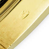 PATEK PHILIPPE. AN 18K GOLD AUTOMATIC WRISTWATCH - photo 7