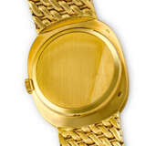 PATEK PHILIPPE. AN ATTRACTIVE 18K GOLD BRACELET WRISTWATCH - Foto 3
