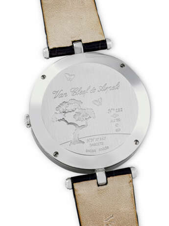 VAN CLEEF & ARPELS. A LADY`S ELEGANT 18K WHITE GOLD AND DIAMOND-SET BI-RETROGRADE WRISTWATCH WITH MOTHER-OF-PEARL - фото 3