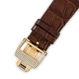 RICHARD MILLE. A RARE AND ATTRACTIVE 18K PINK GOLD AND DIAMOND-SET AUTOMATIC SEMI-SKELETONISED WRISTWATCH WITH SWEEP CENTRE SECONDS AND DATE - Foto 5