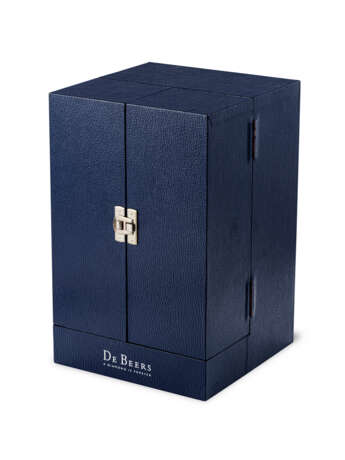 DE BEERS. A BRASS AND DIAMOND HOUR GLASS TIMER - фото 4