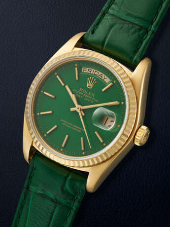 ROLEX, YELLOW GOLD 'DAY-DATE', WITH 'GREEN STELLA' DIAL, REF. 18038 - photo 2