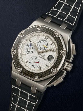 AUDEMARS PIGUET, LIMITED EDITION TITANIUM AND CARBON FIBER “ROYAL OAK OFFSHORE JUAN PABLO MONTOYA”, REF. 26030IO - photo 2