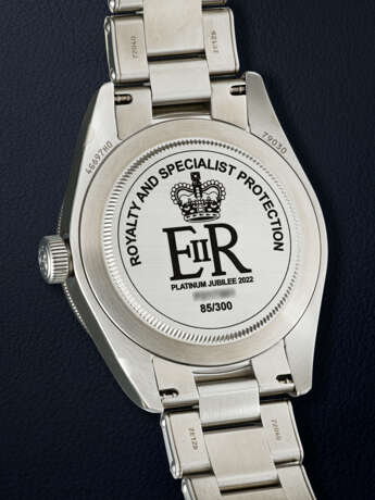 TUDOR, LIMITED EDITION STAINLESS STEEL 'BLACK BAY', REF. 79030B - photo 3