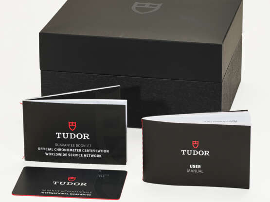 TUDOR, LIMITED EDITION STAINLESS STEEL 'BLACK BAY', REF. 79030B - photo 4