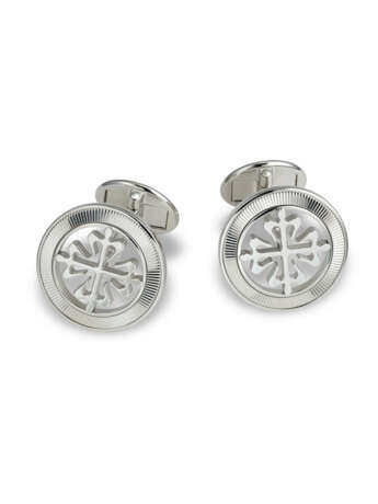 PATEK PHILIPPE, PAIR OF WHITE GOLD CUFFLINKS - photo 1