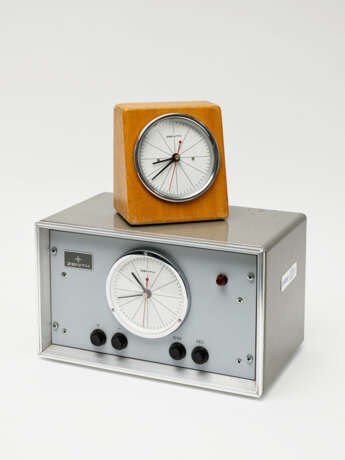 ZENITH, LOT OF 2 CLOCKS, INCLUDING A MASTER CLOCK REF. HQR1 - фото 1
