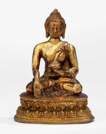 Partiell feuervergoldete Bronze des Buddha Shakyamuni mit einer Almosenschale - Foto 1