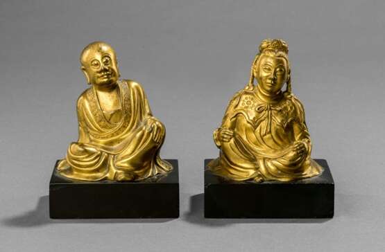 Paar feuervergoldete Bronzen eines Lohan und einer weiblichen sitzenden Dame - Foto 1