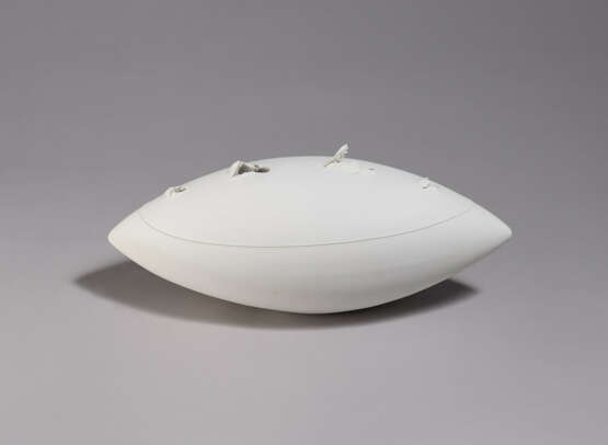 Lucio Fontana. Concetto Spaziale Ovale - photo 1