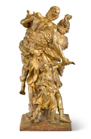 A GILT-BRONZE FIGURE GROUP OF AENEAS CARRYING ANCHISES FROM BURNING TROY - photo 3