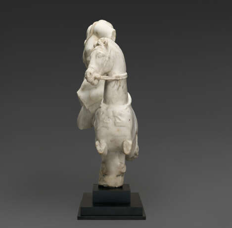 A WHITE MARBLE FIGURE GROUP OF TROILOS ON HORSEBACK - photo 5