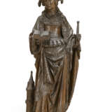 A CARVED OAK FIGURE OF SAINT BARBARA - photo 1